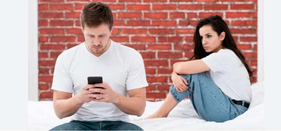 What Is Micro-Cheating How It Can Damage Your Relationship